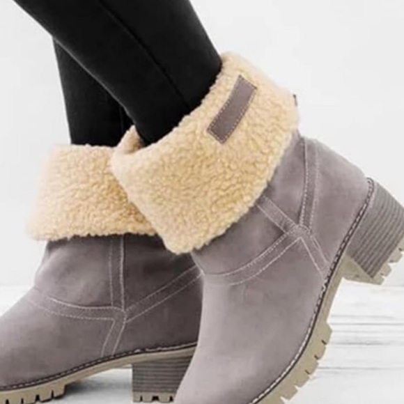 Grey winter short boots. Faux shearling fur. Size 7 - Picture 1 of 5